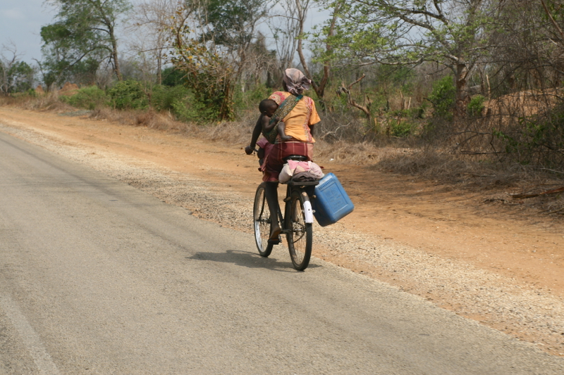 Pelas estradas de Moçambique