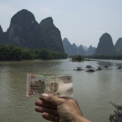 Cenário da nota de 20 Yuan em Xingping