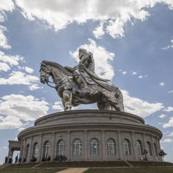 A maior estátua equestre do mundo...