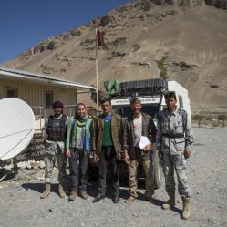 Foto com os agentes aduaneiros do Afeganistão